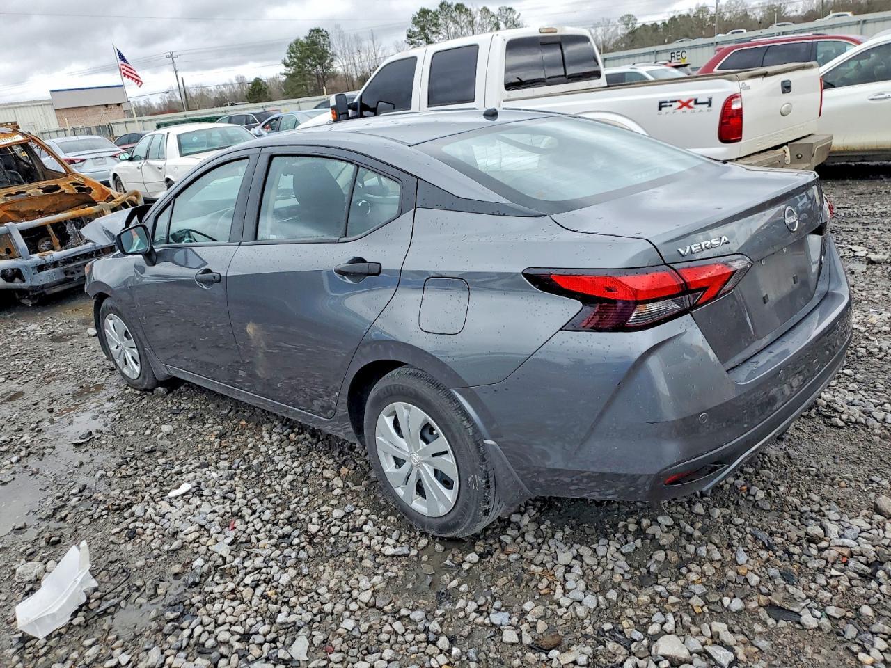 2024 Nissan Versa S - Фото 2