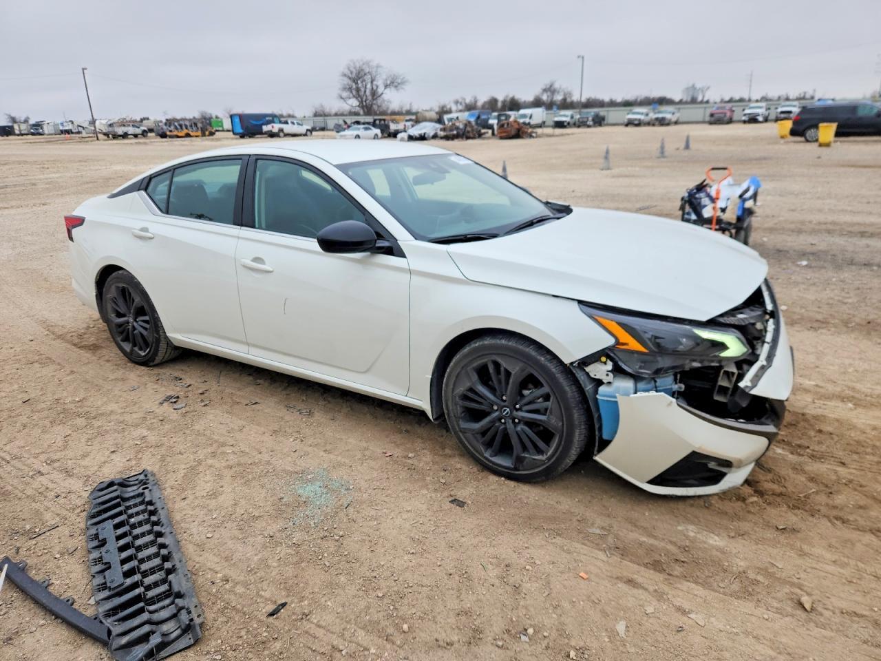 2023 Nissan Altima Sr - Фото 4