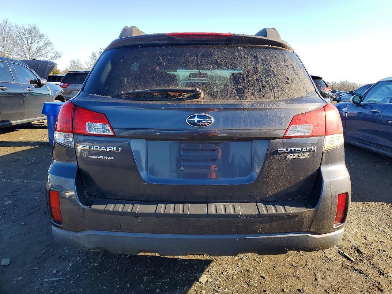 2010 Subaru Outback - Image 6
