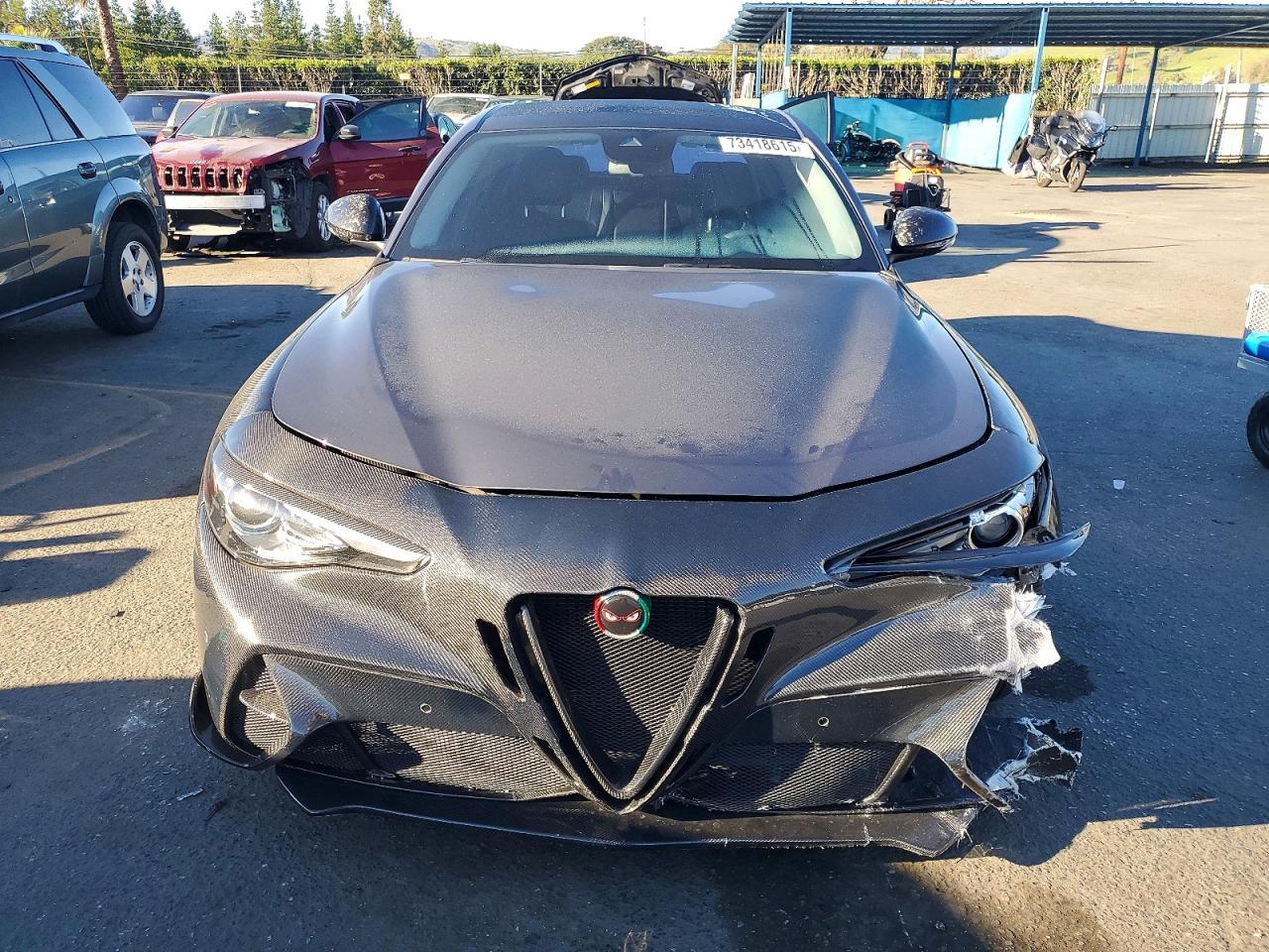 2019 Alfa Romeo Giulia Ti - Фото 5
