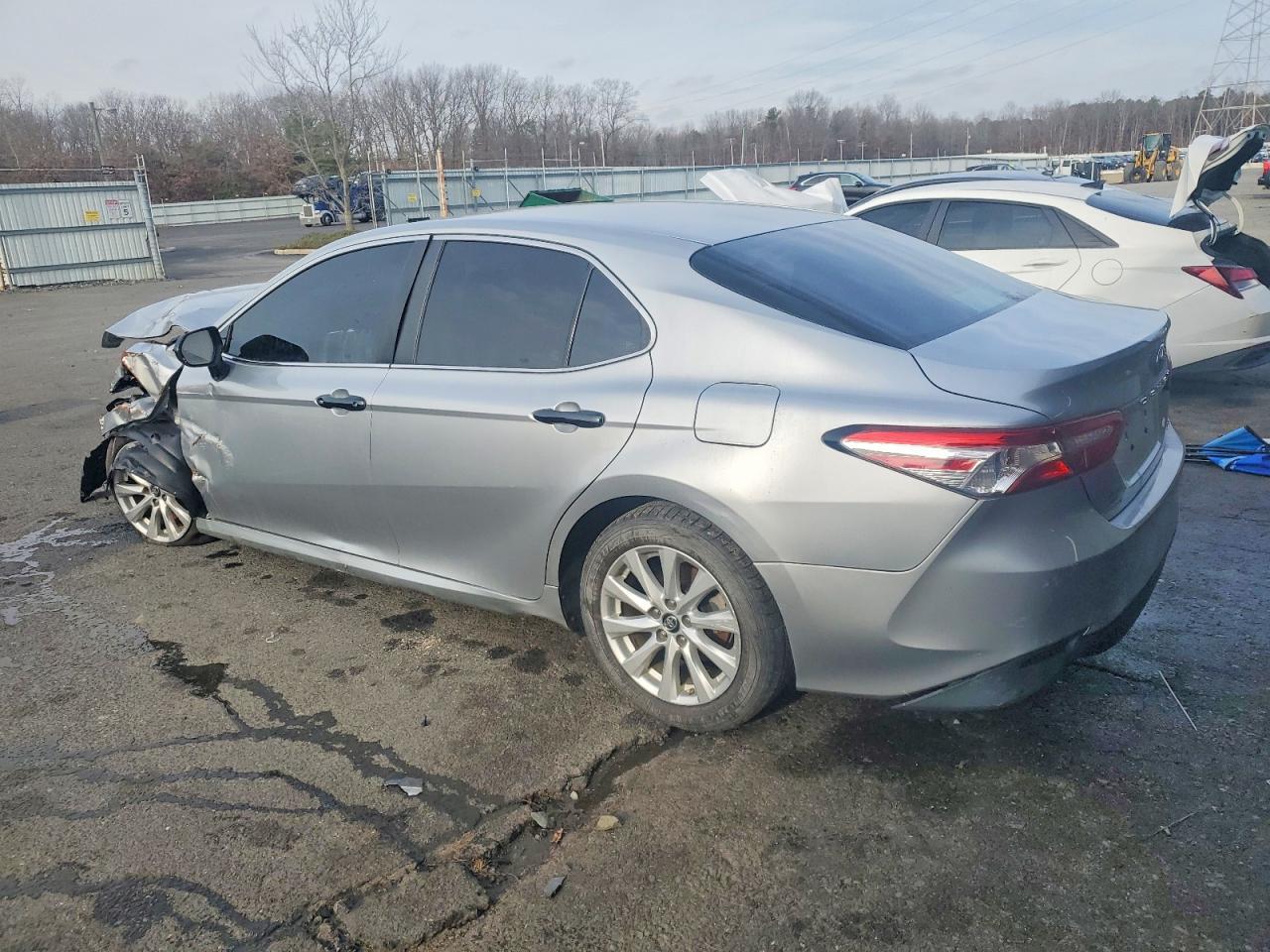 2018 Toyota Camry Le - Image 2
