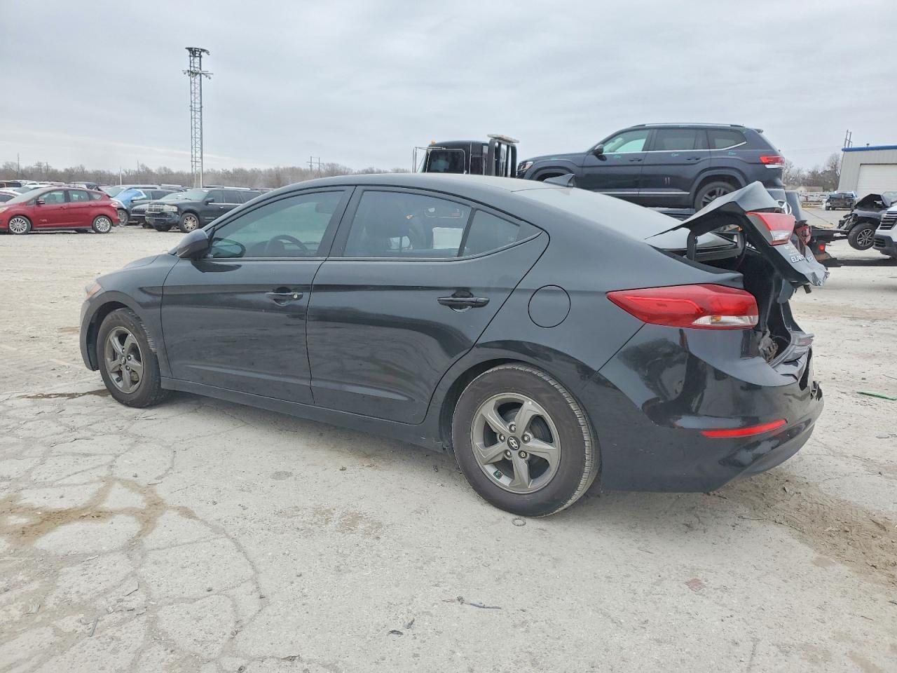 2018 Hyundai Elantra - Фото 2