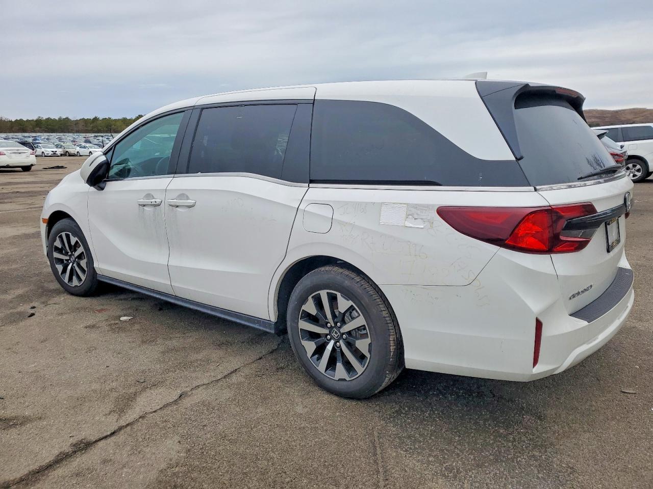 2025 Honda Odyssey Exl - Image 2