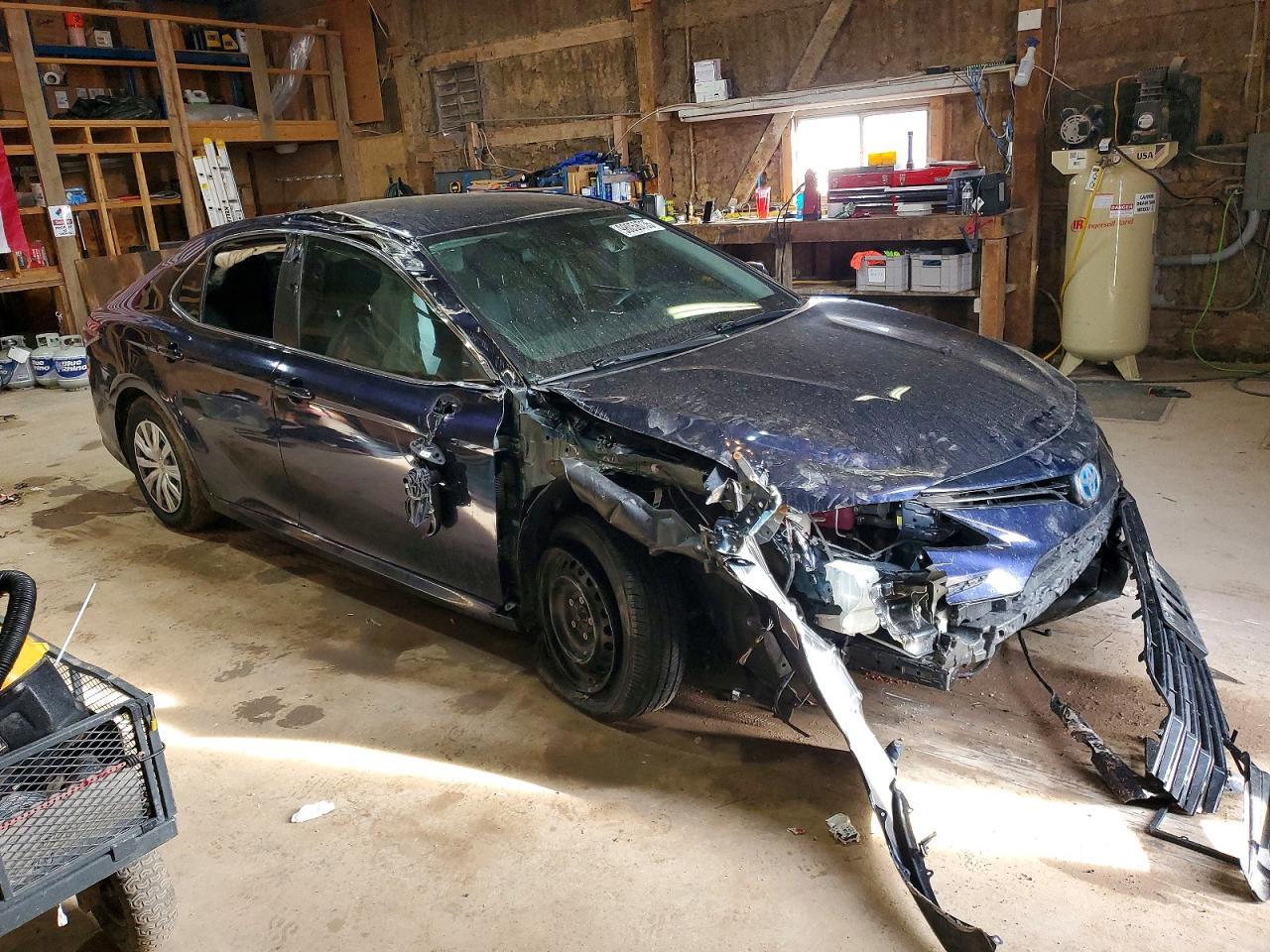 2021 Toyota Camry Le - Фото 4