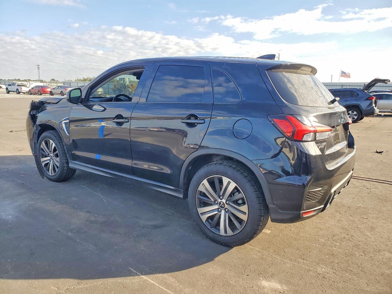 2021 Mitsubishi Outlander Sport Se - Фото 2