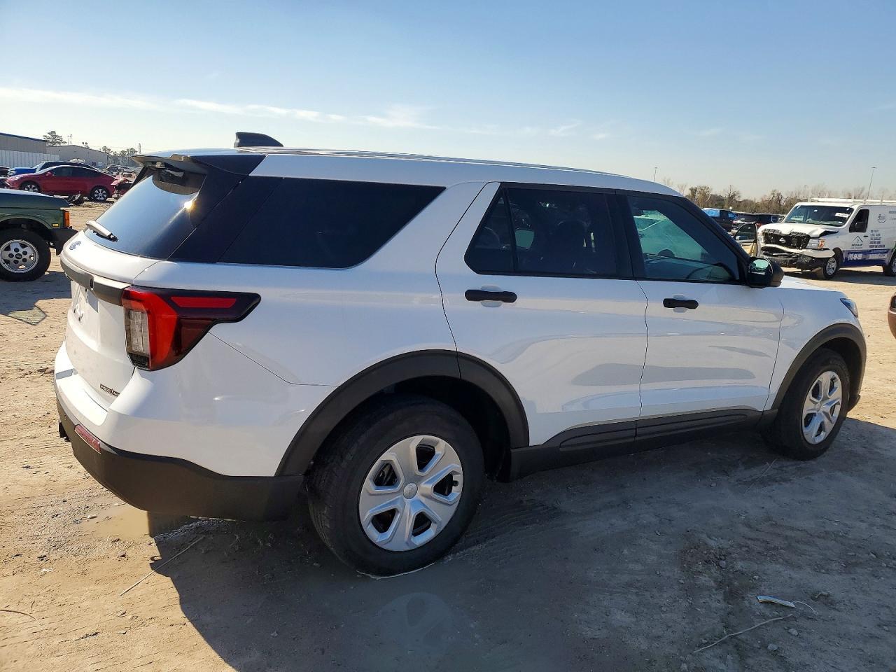 2025 Ford Explorer Police Interceptor - Image 3