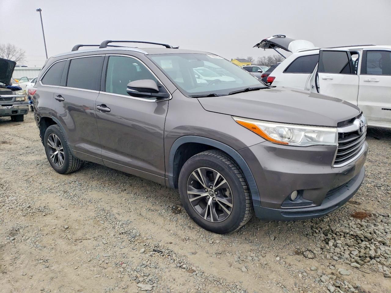 2016 Toyota Highlander Xle - Фото 4