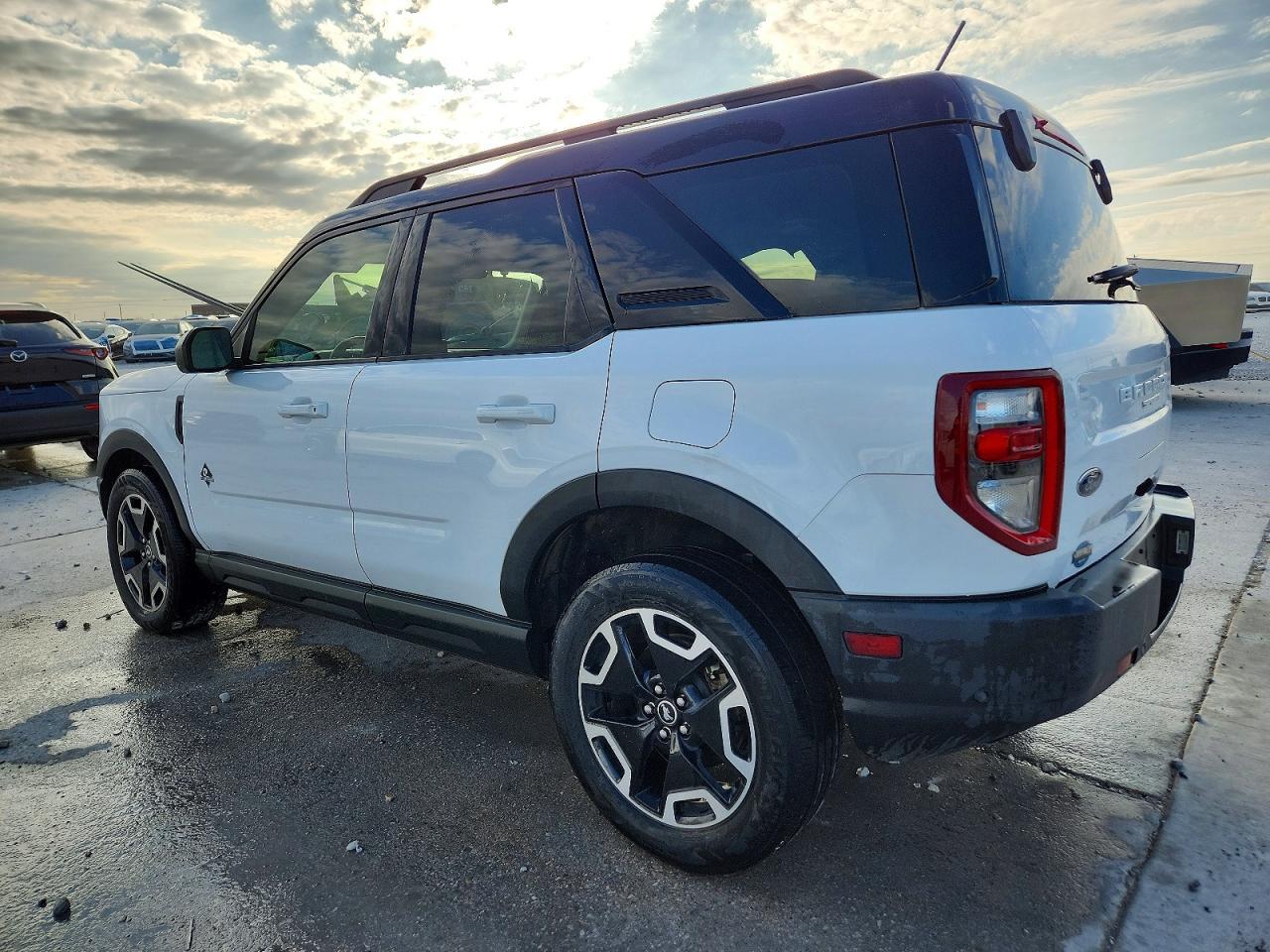 2021 Ford Bronco Sport Outer Banks - Image 2
