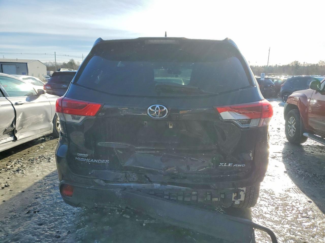2019 Toyota Highlander Se - Image 6