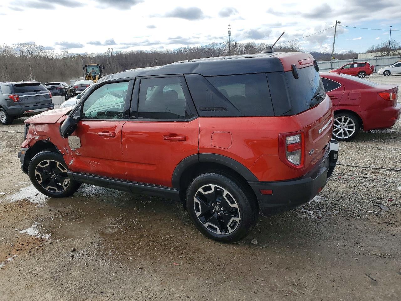 2024 Ford Bronco Sport Outer Banks - Image 2