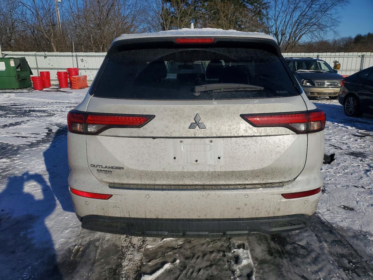2022 Mitsubishi Outlander Es - Фото 6