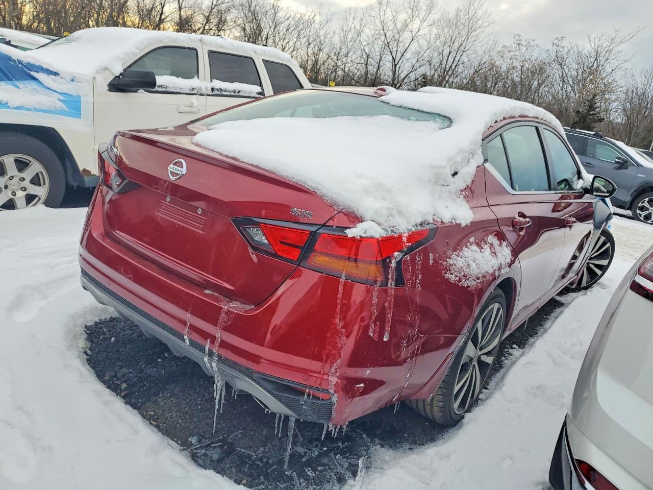 2021 Nissan Altima Sr - Фото 3