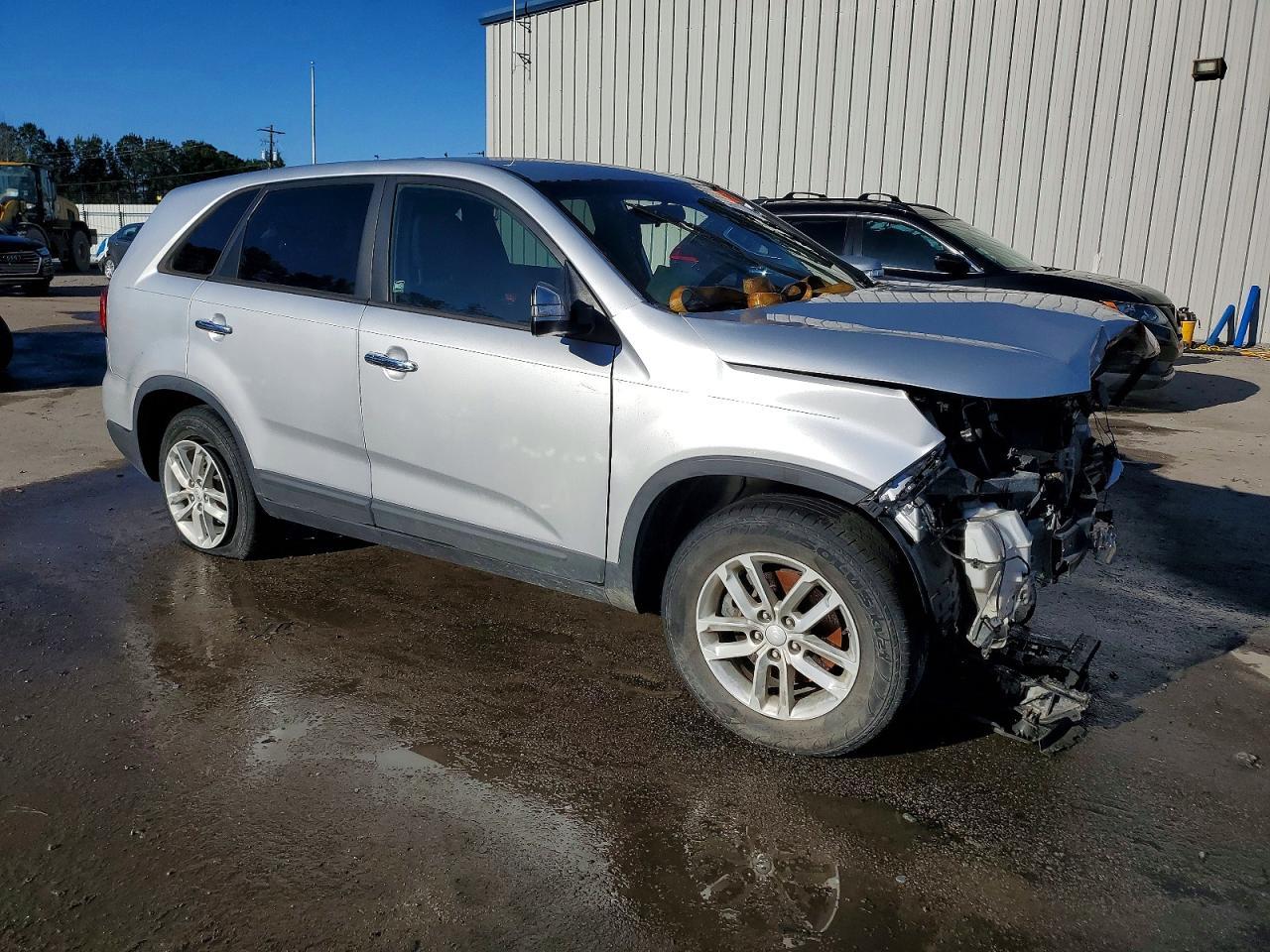 2015 Kia Sorento Lx - Image 4
