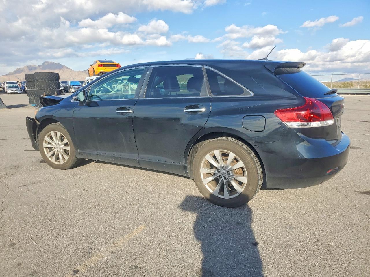 2014 Toyota Venza Le - Image 2