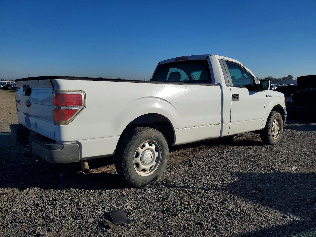 2010 Ford F150 - Image 4