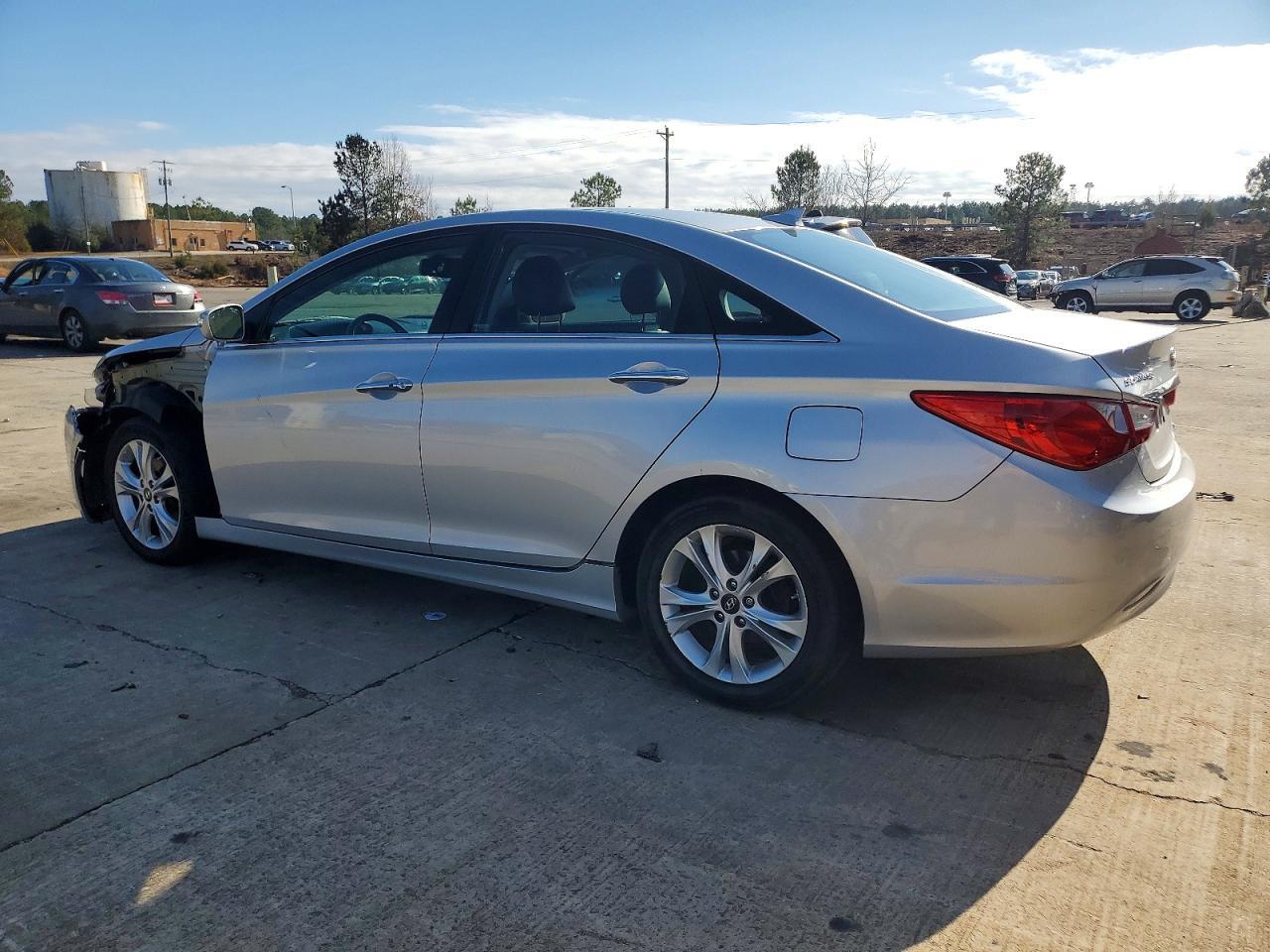2013 Hyundai Sonata - Фото 2