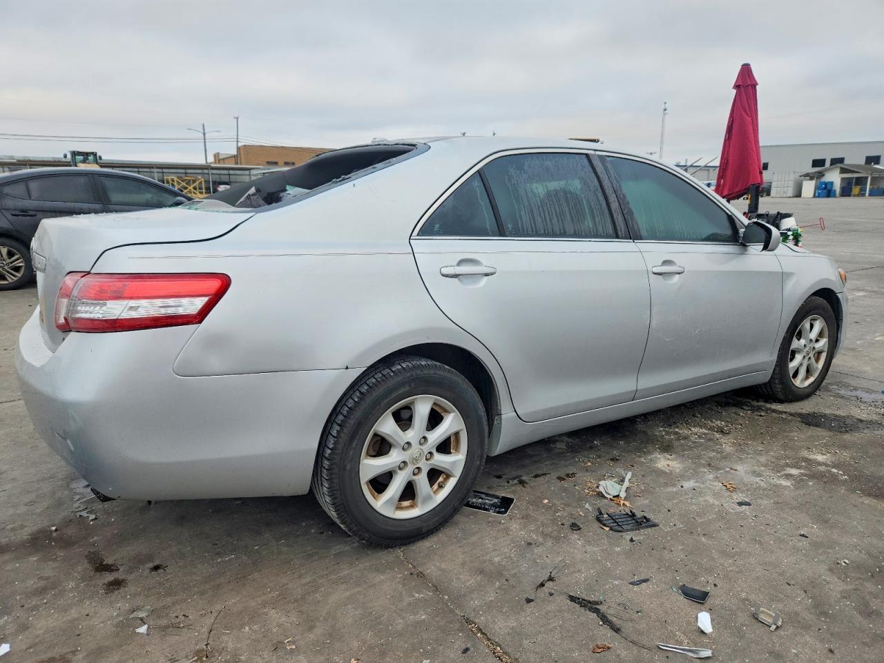 2011 Toyota Camry Le - Image 3