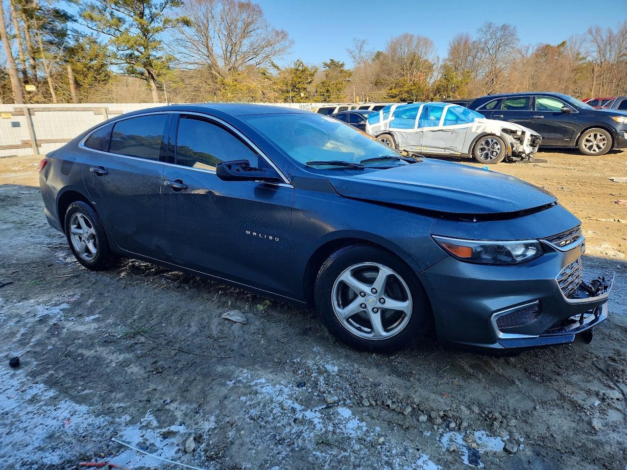 2017 Chevrolet Malibu Ls - Фото 4