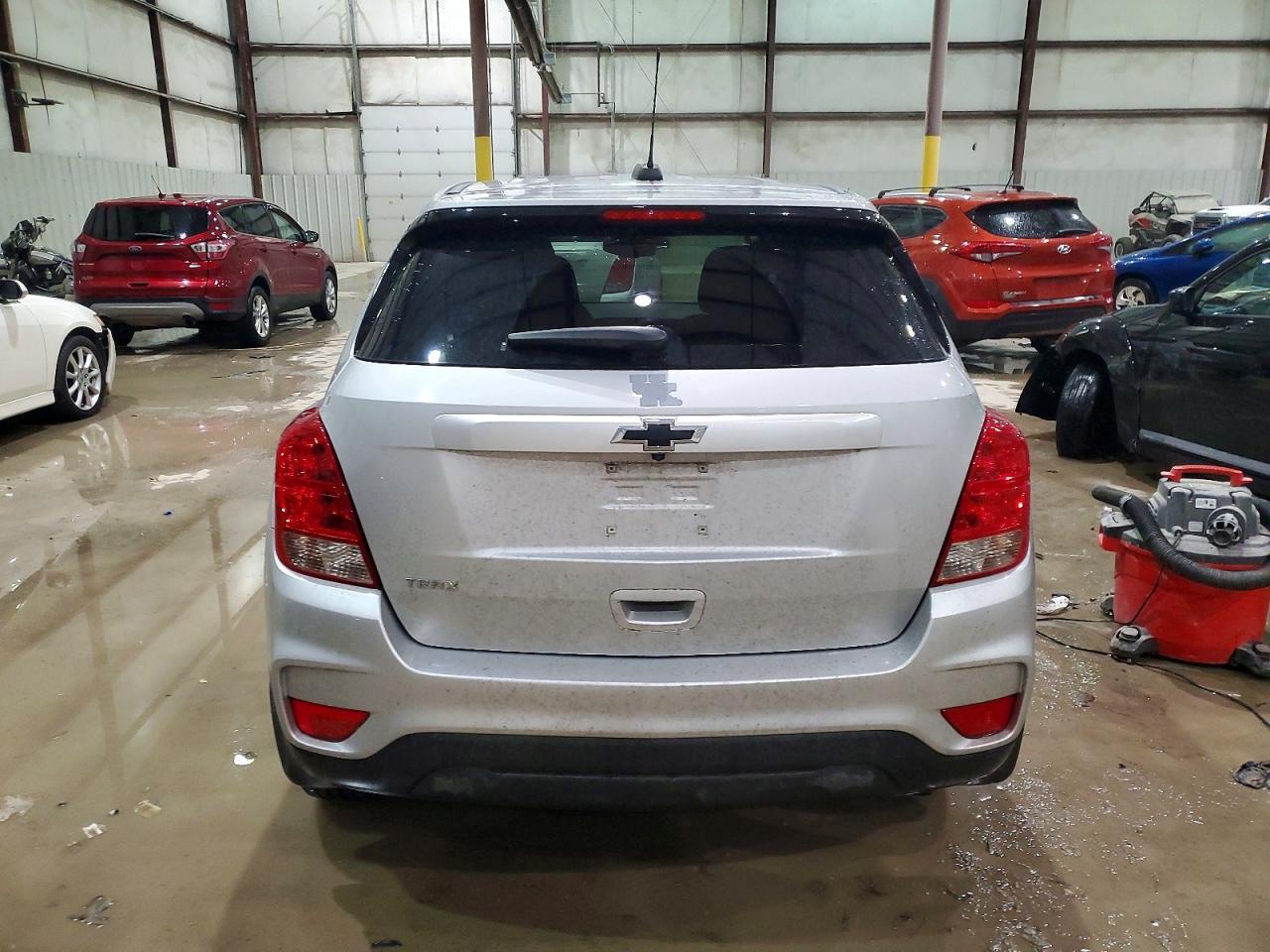 2019 Chevrolet Trax Ls - Image 6