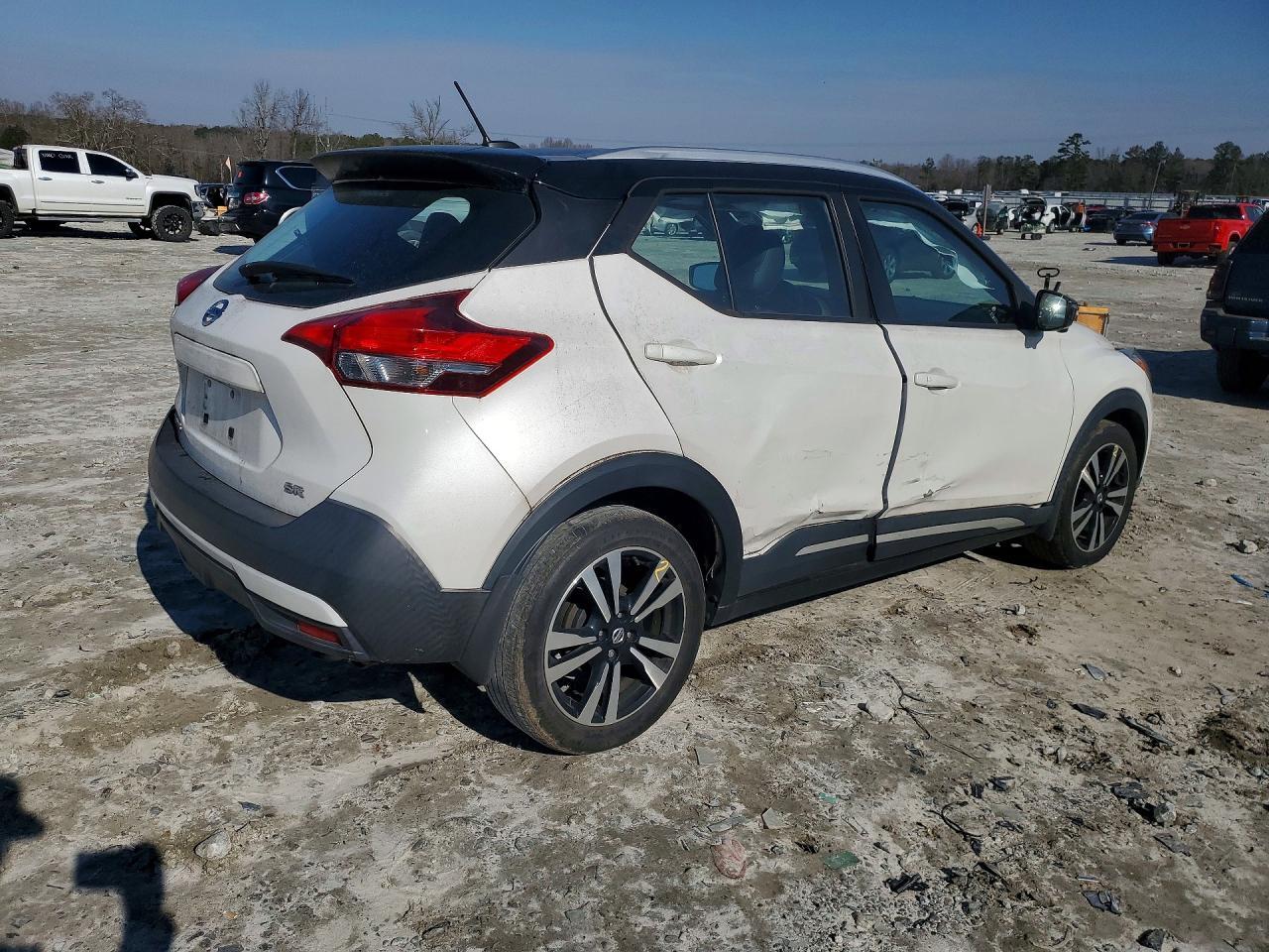 2019 Nissan Kicks S - Фото 3