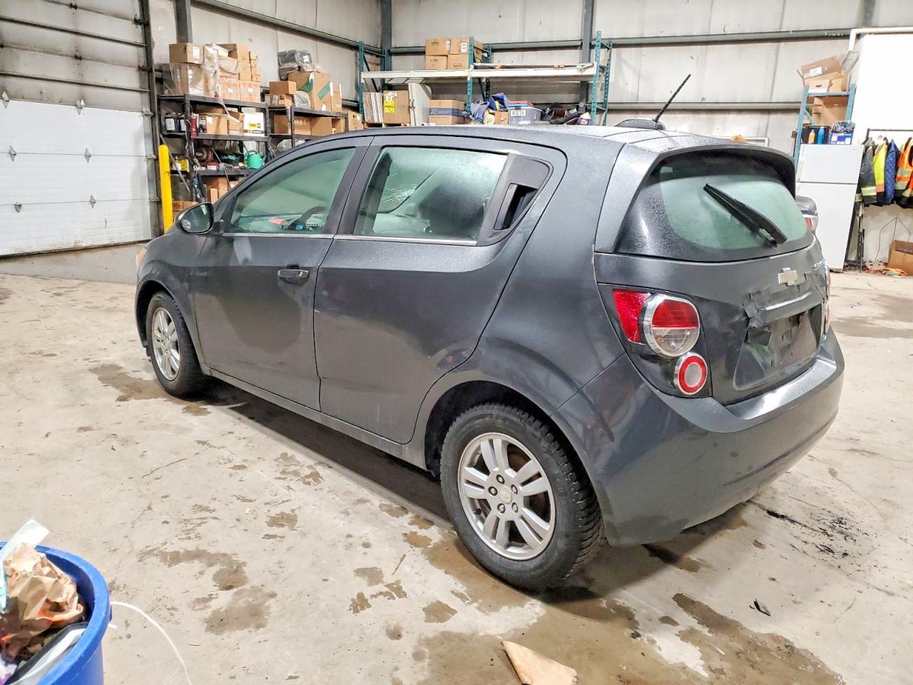 2016 Chevrolet Sonic Lt - Фото 2