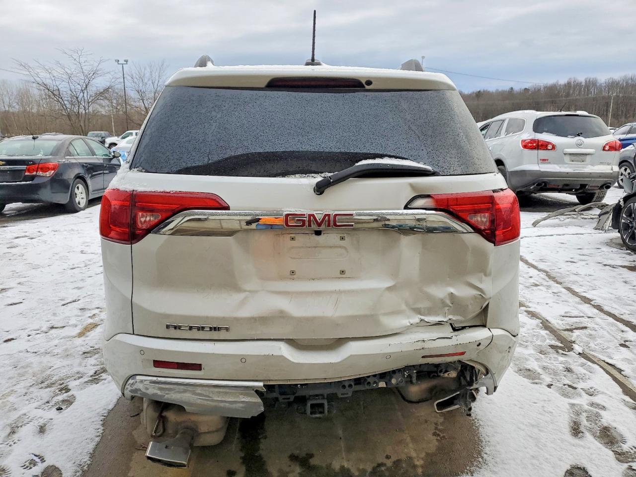 2019 GMC Acadia Denali - Image 6