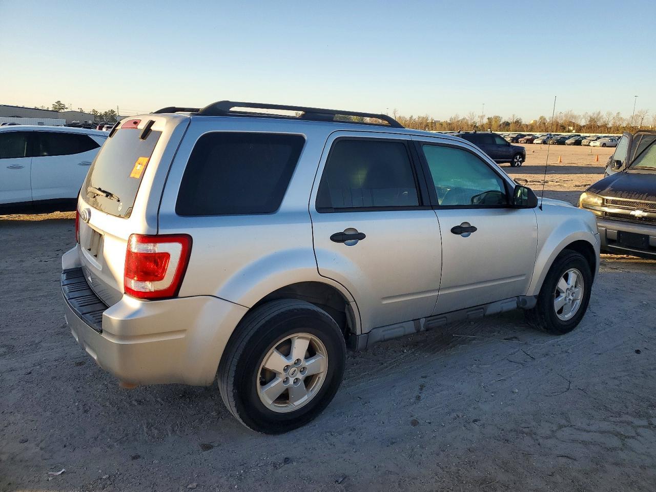 2011 Ford Escape Xlt - Фото 3