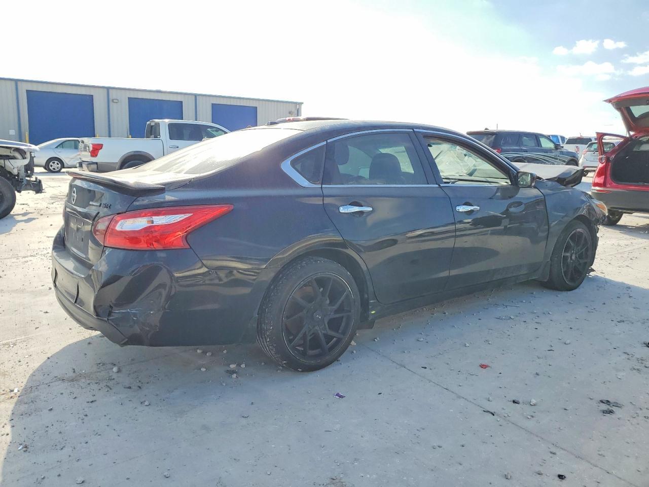 2016 Nissan Altima 2.5 - Фото 3