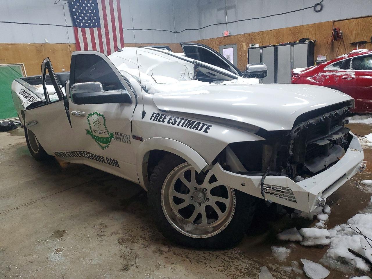 2017 Ram 1500 Laramie - Image 4