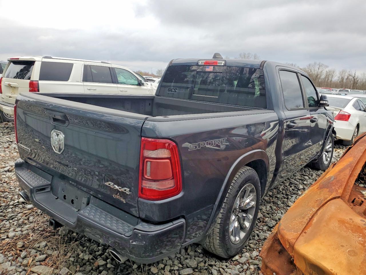 2020 Ram 1500 Laramie - Фото 3
