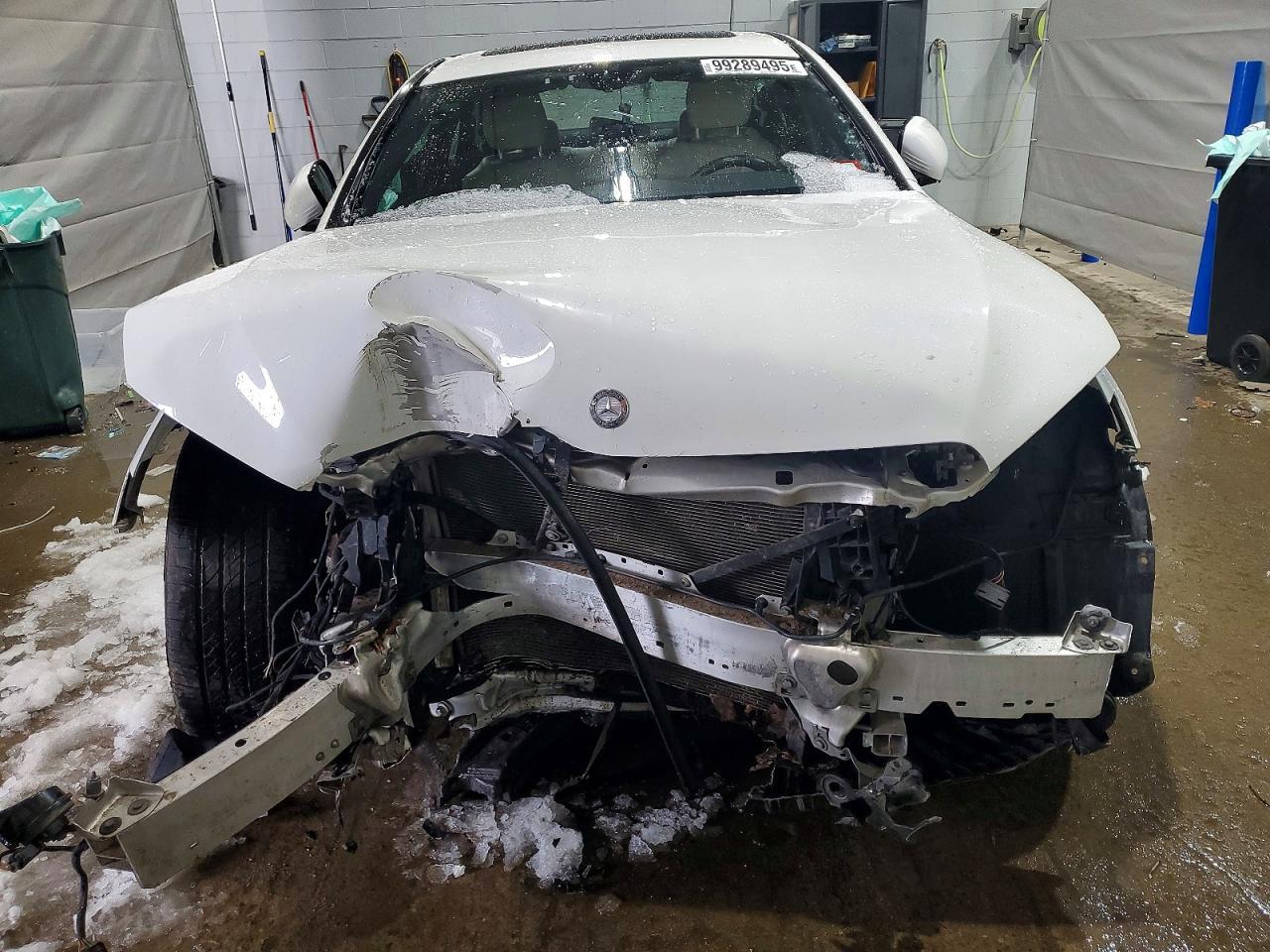 2017 Mercedes-Benz E 300 4Matic - Фото 5