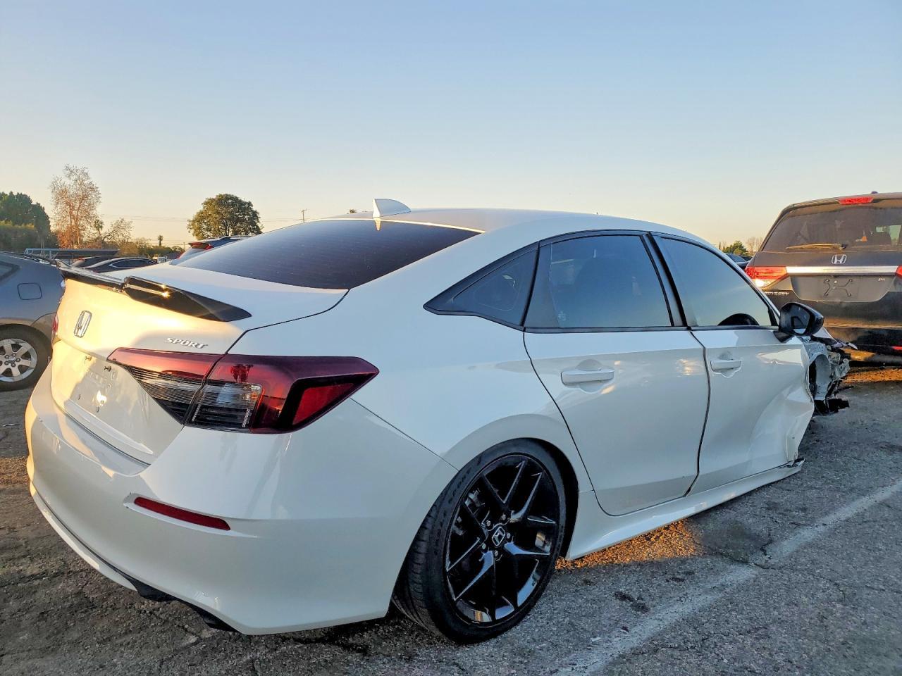 2025 Honda Civic Sport - Фото 3