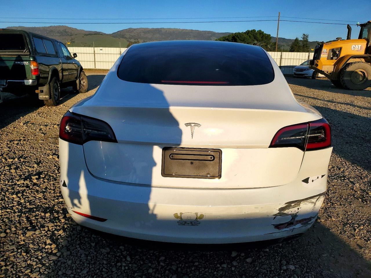 2023 Tesla Model 3 - Image 6