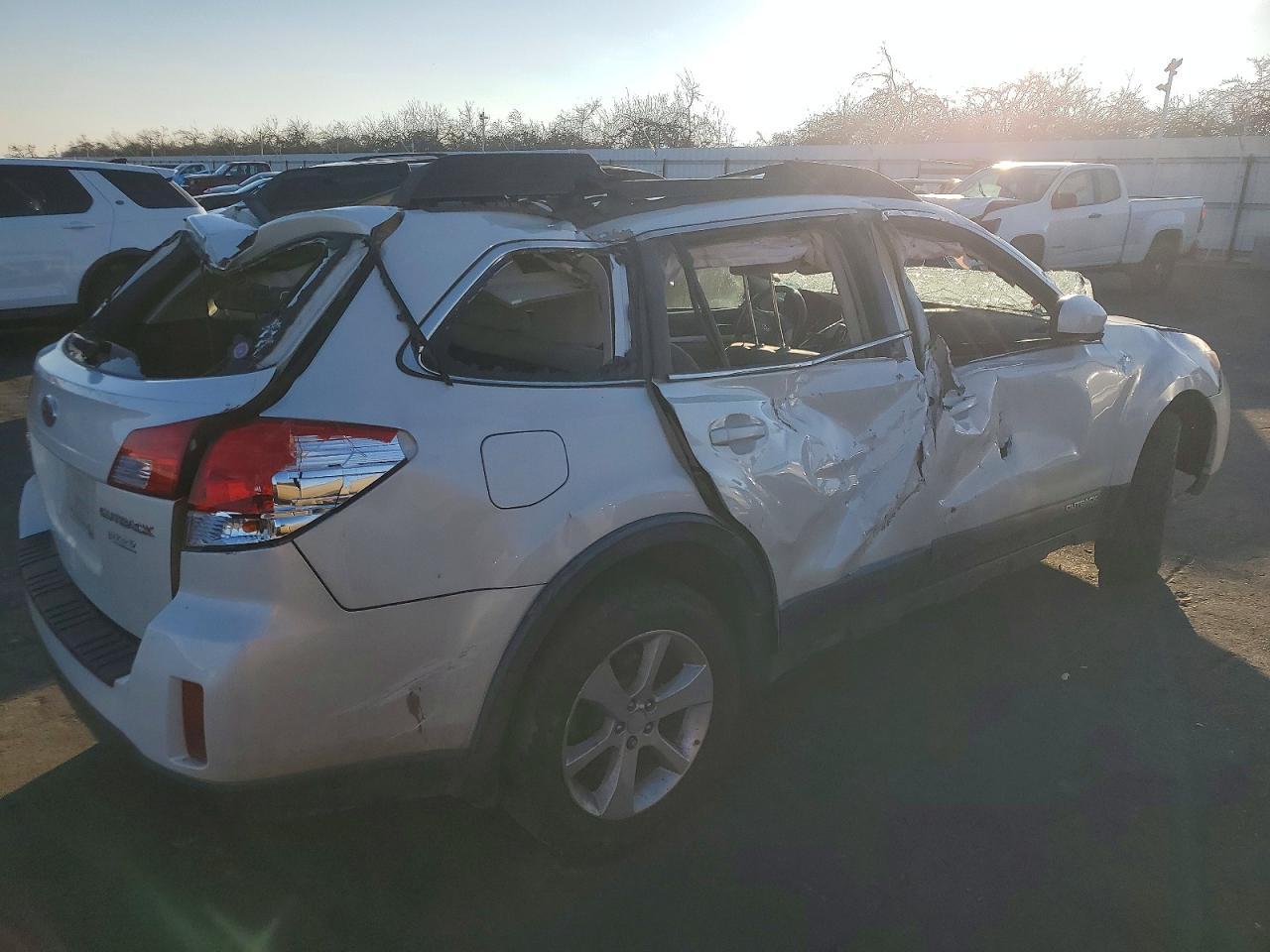 2014 Subaru Outback 2.5I Premium - Фото 3
