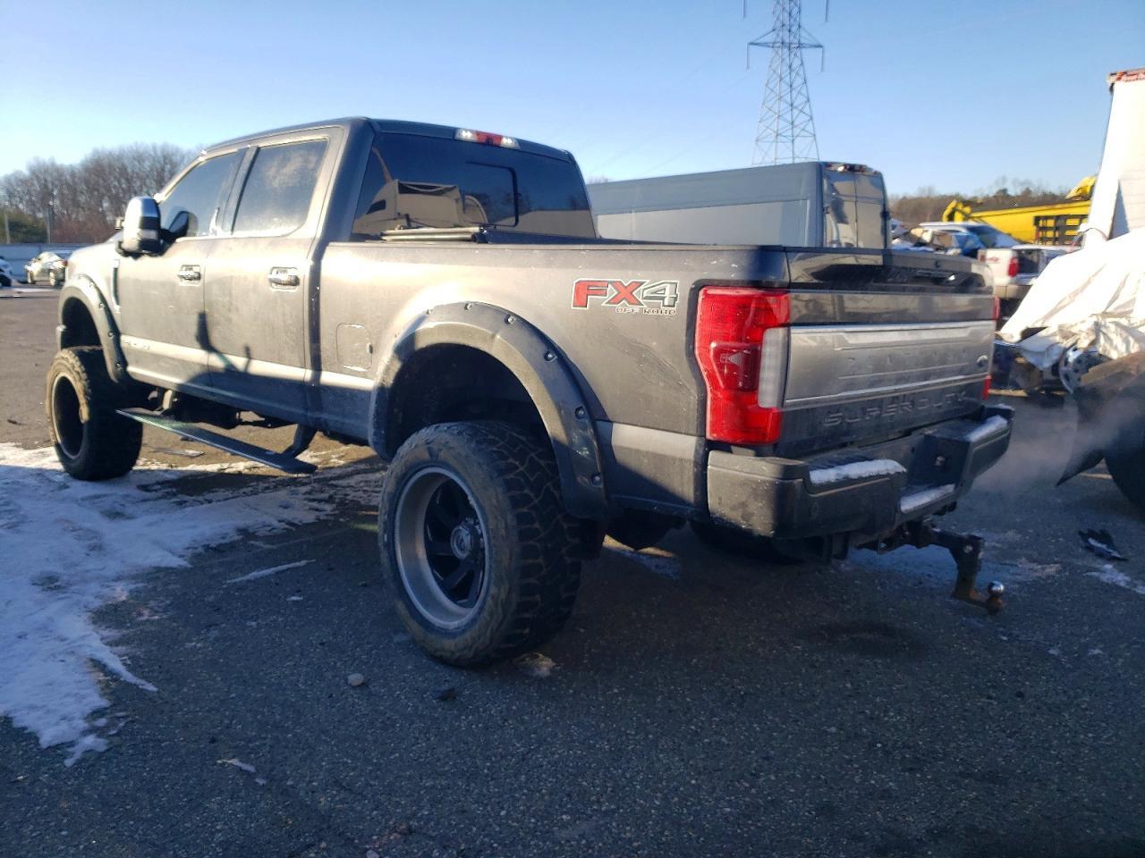 2017 Ford F250 Super Duty - Фото 2