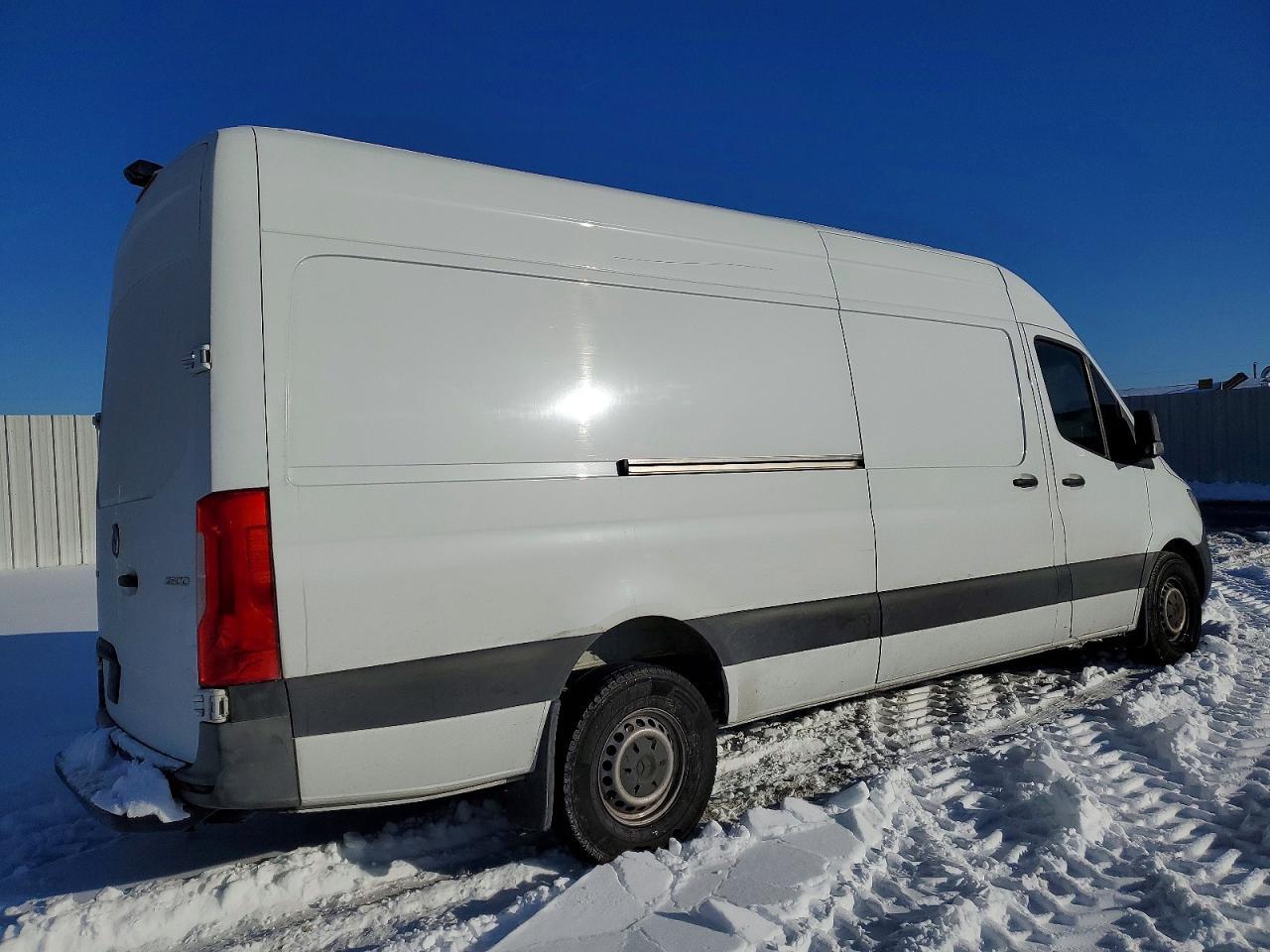 2021 Mercedes-Benz Sprinter 2500 - Фото 3