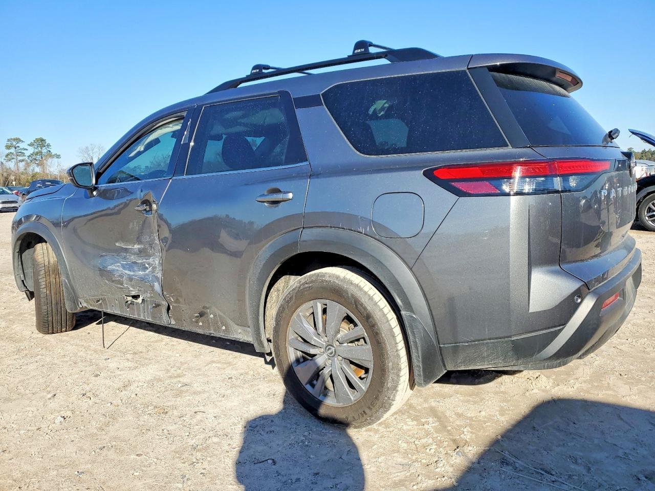 2023 Nissan Pathfinder Sv - Image 2