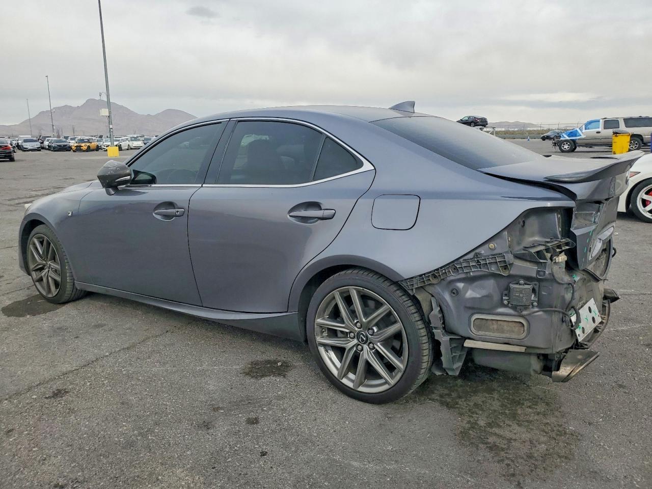 2017 Lexus Is 200T - Фото 2