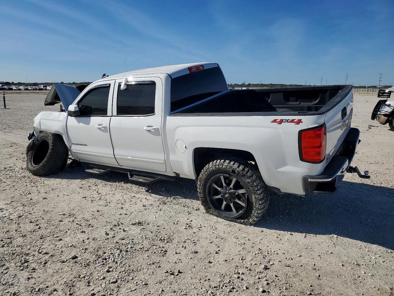 2018 Chevrolet Silverado K1500 Lt - Image 2