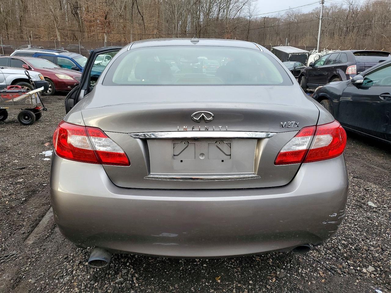 2012 Infiniti M37 X - Фото 6