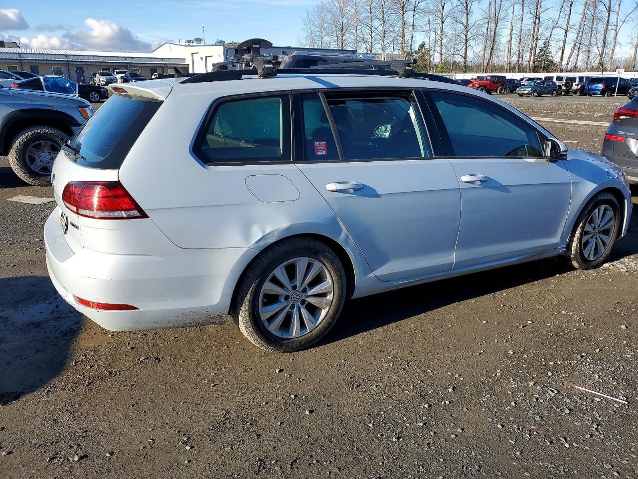 2019 Volkswagen Golf Sportwagen S - Image 3
