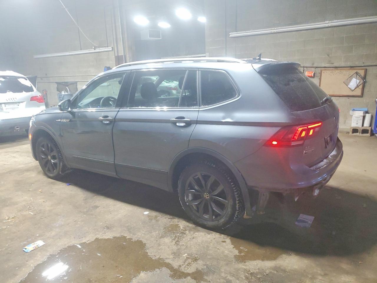 2022 Volkswagen Tiguan Se - Image 2