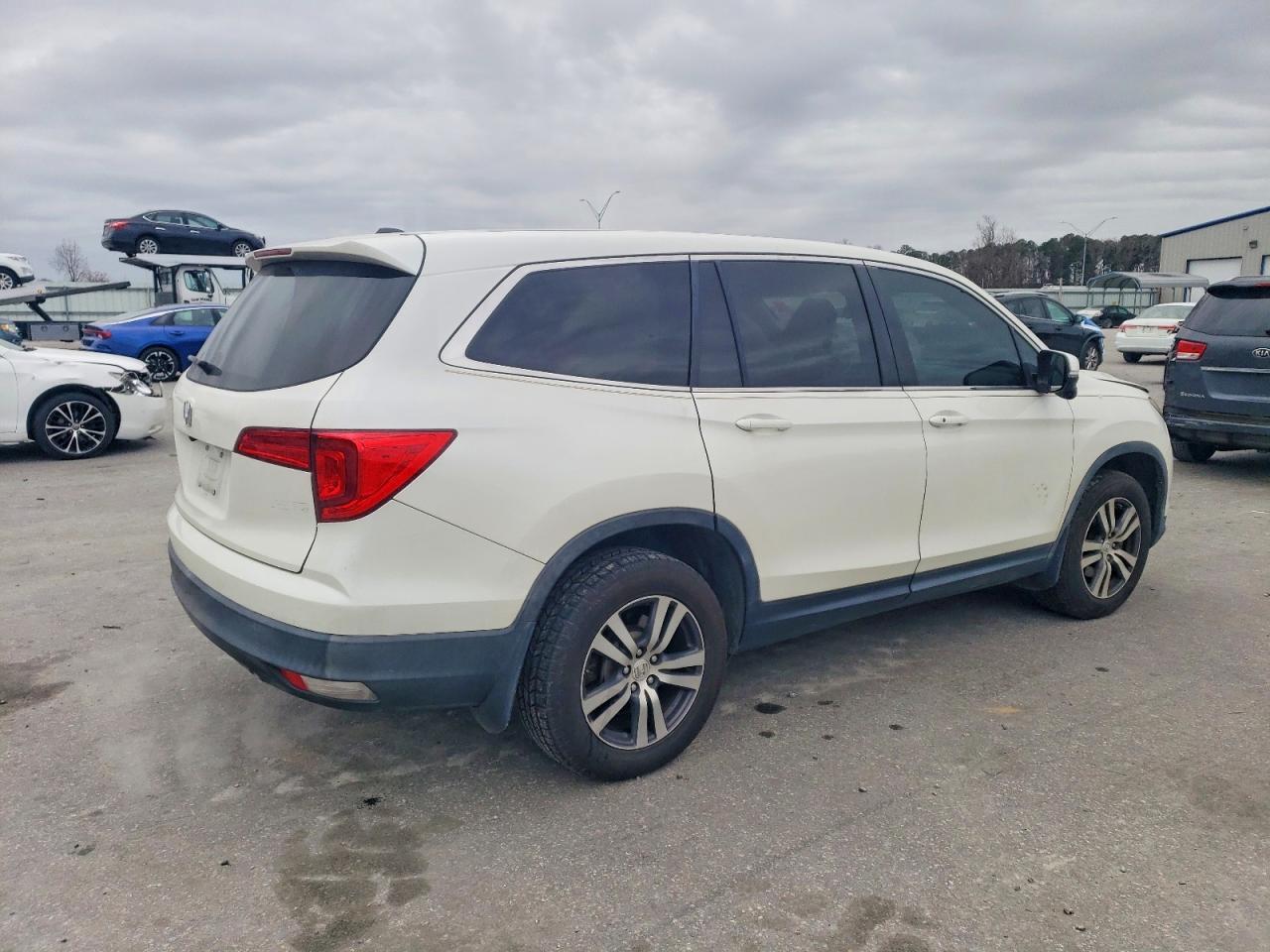 2017 Honda Pilot Exl - Image 3