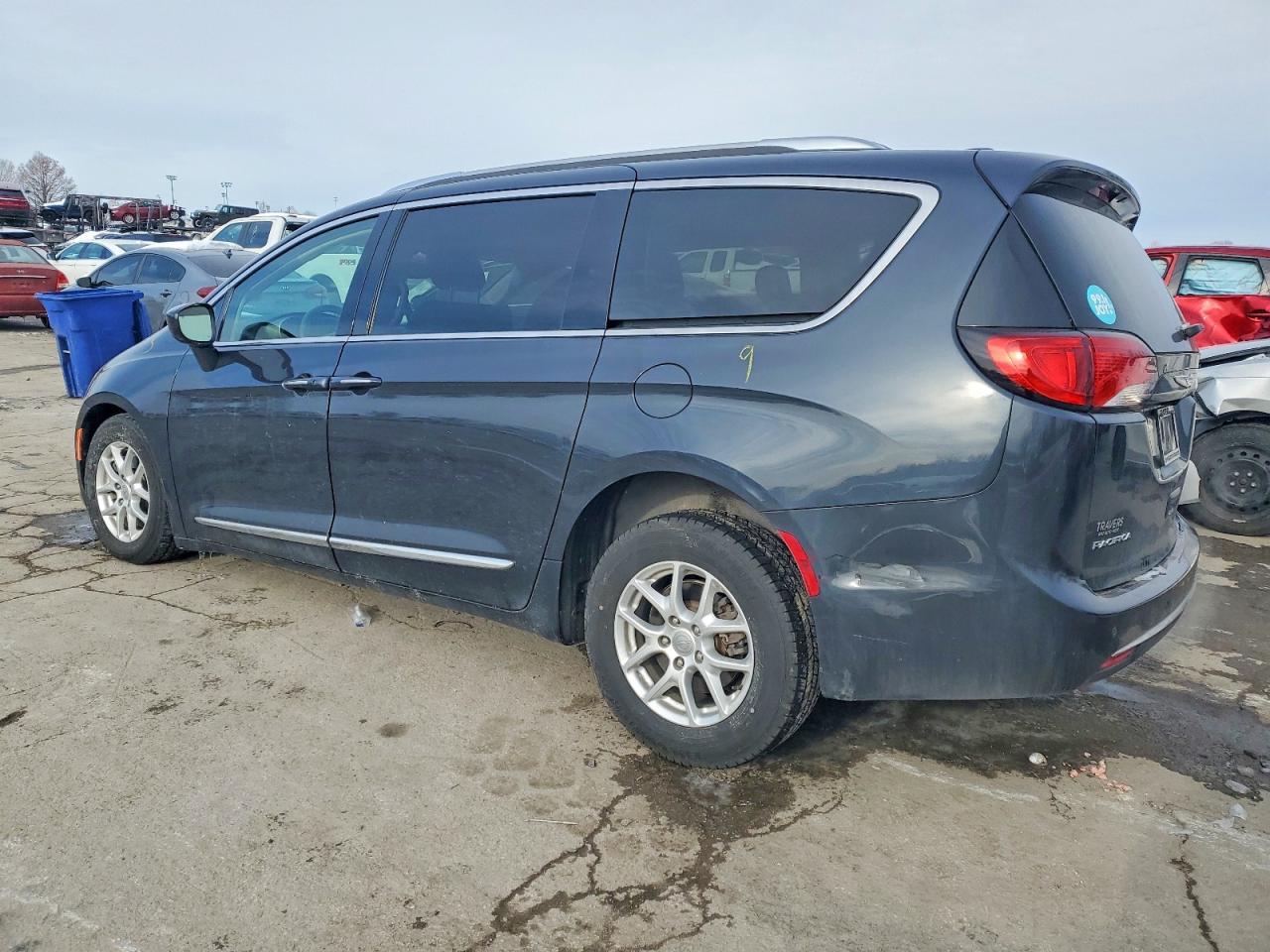 2020 Chrysler Pacifica Touring L - Фото 2