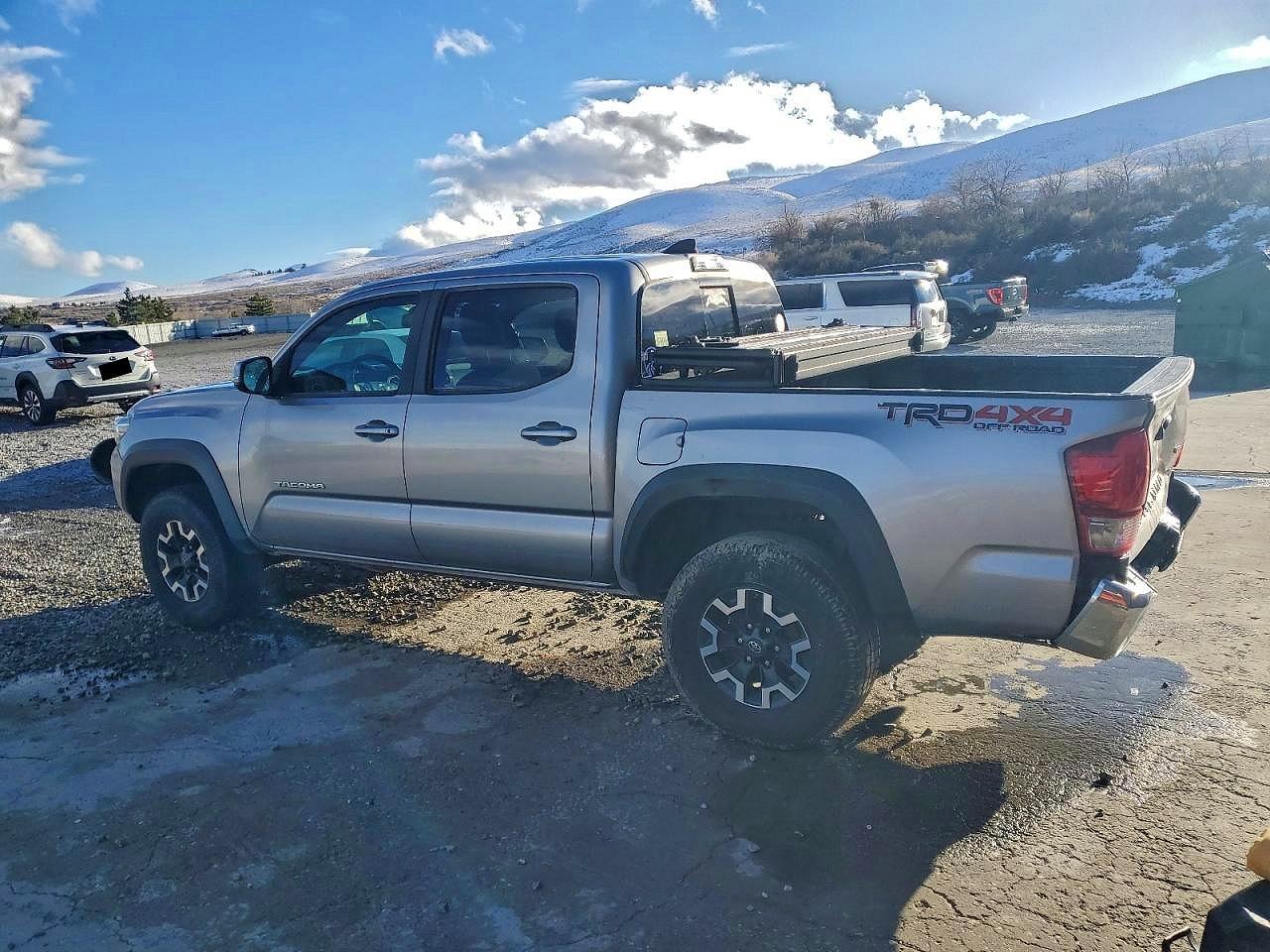 2017 Toyota Tacoma Double Cab - Фото 2