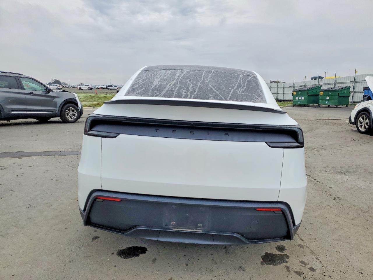 2026 Tesla Model Y - Фото 6