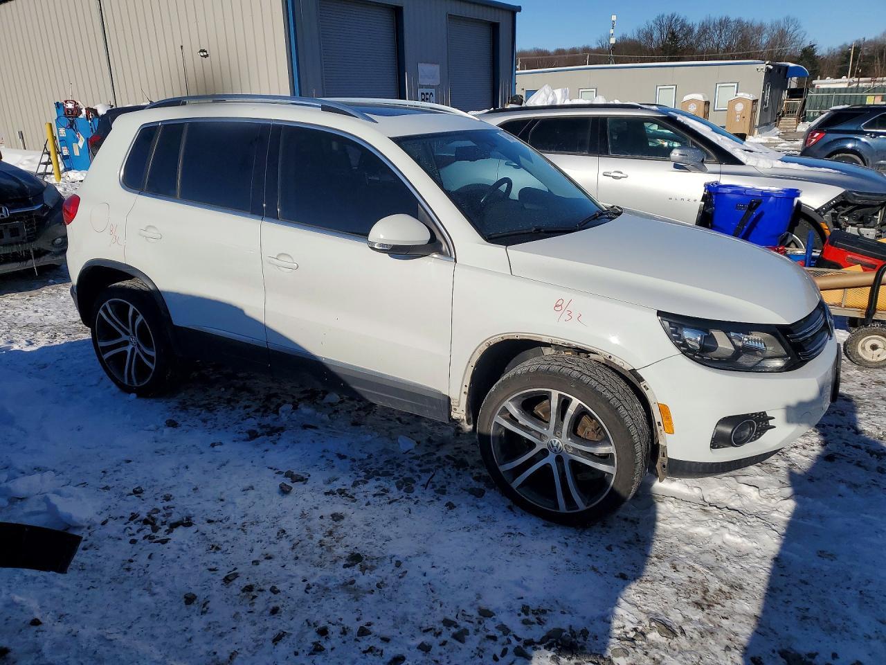 2017 Volkswagen Tiguan Sel - Image 4