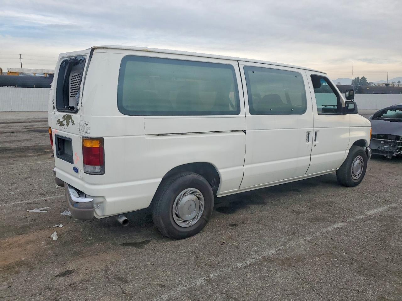 1993 Ford E150 Utility / Service Van - Image 3