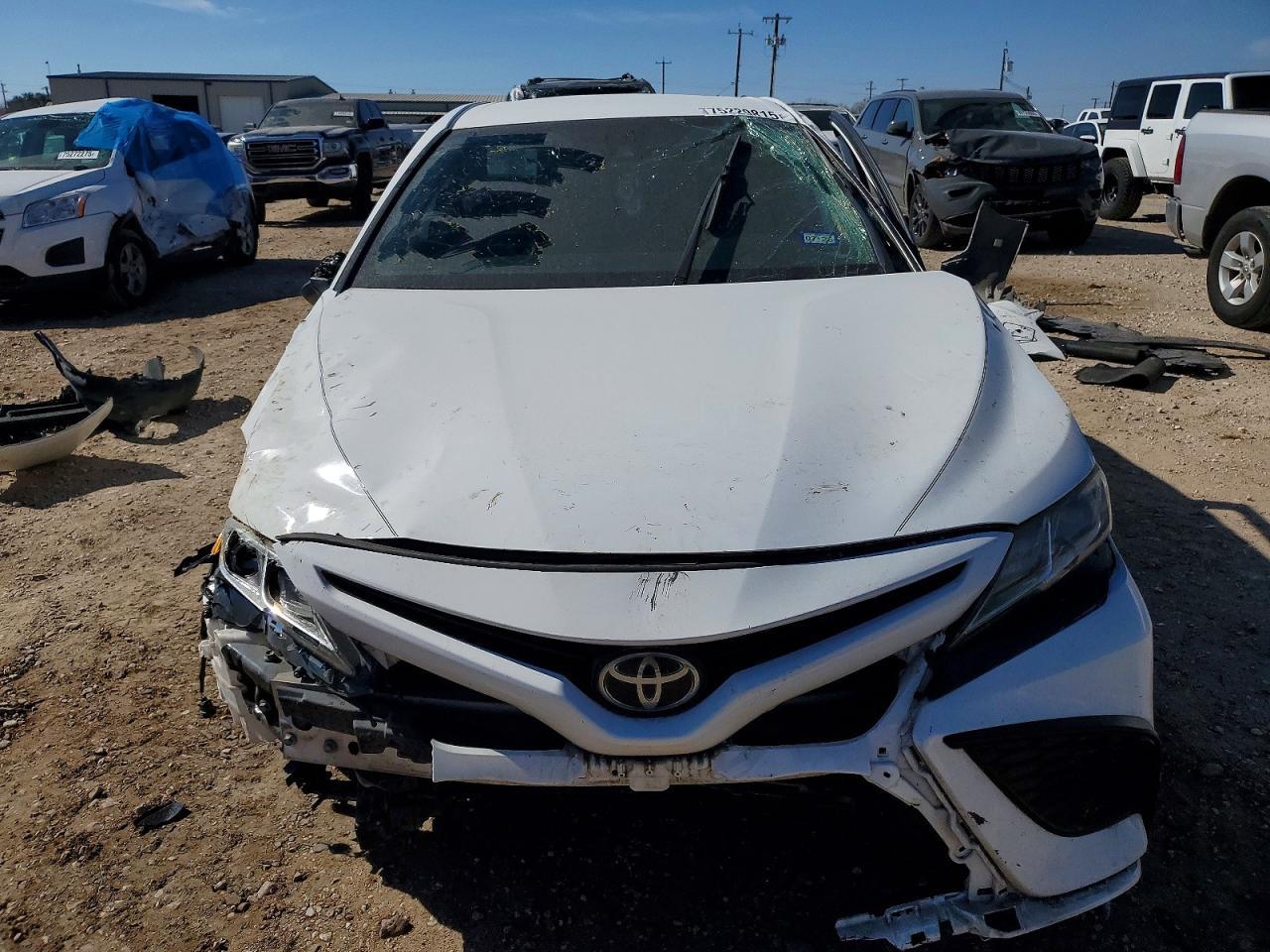 2021 Toyota Camry Se - Фото 5