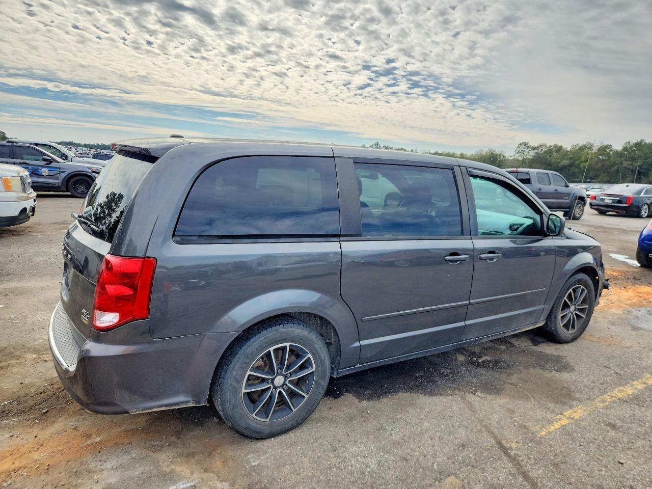 2016 Dodge Grand Caravan R - Image 3